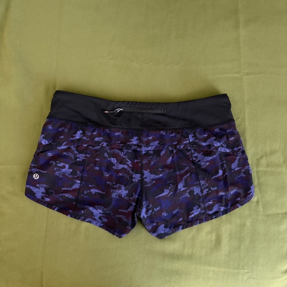 Lululemon Speed Up Short 2.5" Purple Mini Hounds Camo (Size 8) - Picture 4 of 8